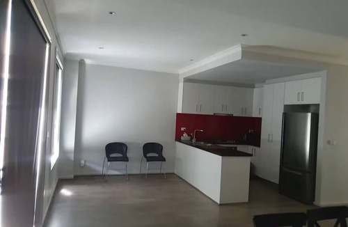 Altona Meadows House | Spacious n comfortable modern family home near Train Station with free wifi