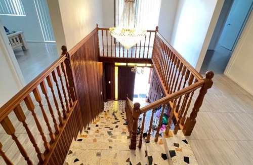 Croydon House | Spacious Queen Room with Easy CBD Access - CP3