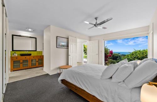 Dromana House | Spacious retreat with ocean views