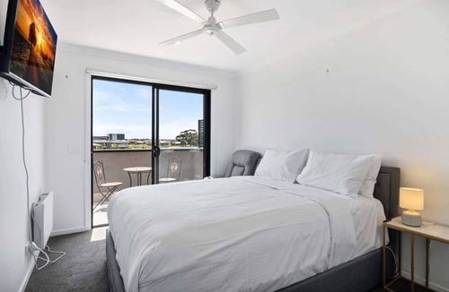 Tarneit House | Spacious Tarneit Home with Private Garden