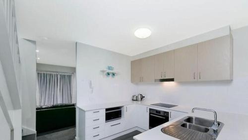 Narrabundah Apartment | Spacious Two-Story Family Townhouse Near Kingston & Manuka