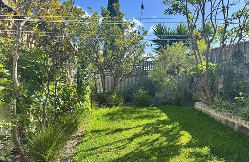 Fremantle House | Spacious walkable home with garden courtyard