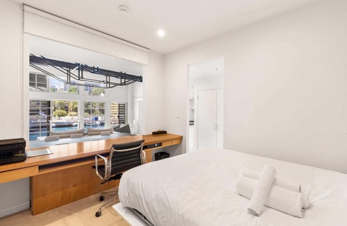 Woolloomooloo Apartment | Spacious Waterfront Luxury at Woolloomooloo Wharf