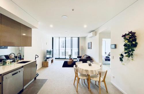 Wentworth Point Apartment | Spacious1 BR@waterfront Olympic Park free carpark