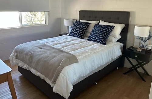 West End Apartment | Special offer*Available now@480 PW! Amazing Views to Castle Hill
