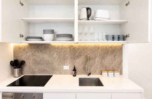 North Melbourne Apartment | Spectacular view 2BR2BA Apt in North Mel Parking