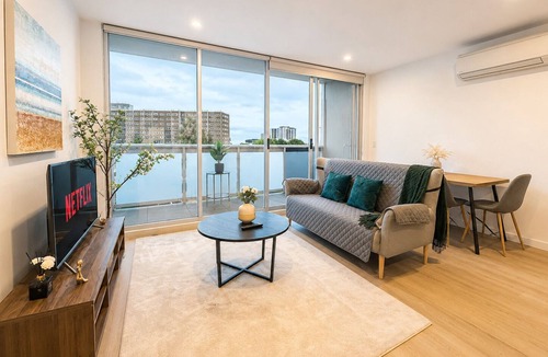 North Melbourne Apartment | Spectacular view 2BR2BA Apt in North Mel Parking