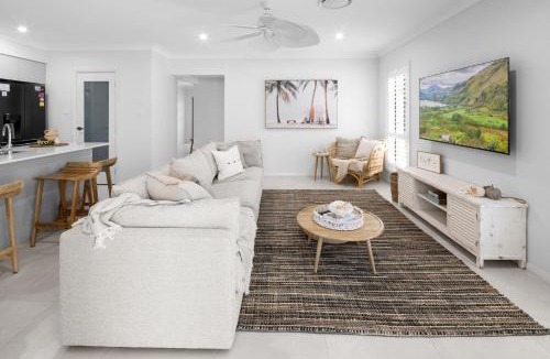 South West Rocks House | Spoondrift - 5 Mins Walk to Beach