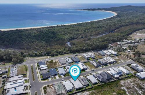 South West Rocks House | Spoondrift - 5 Mins Walk to Beach