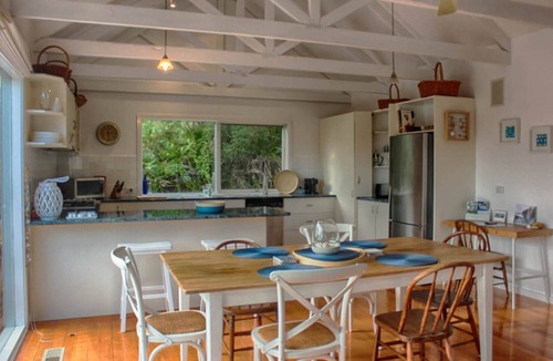 Blairgowrie House | Spraypoint Cottage Beside National Park and Ocean Beach