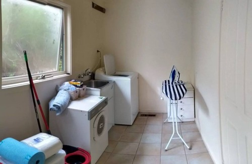 Blairgowrie House | Spraypoint Cottage Beside National Park and Ocean Beach
