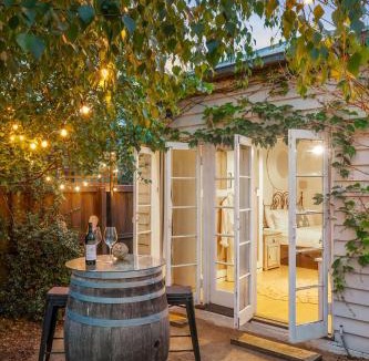 Queenscliff House | Spring Hill Holiday Units - Queenscliff