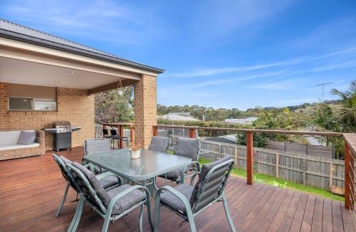 Torquay House | Spring Valley family haven with serene views