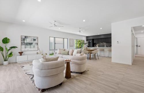 Port Douglas Villa | St Crispins Villa 3 with private heated pool