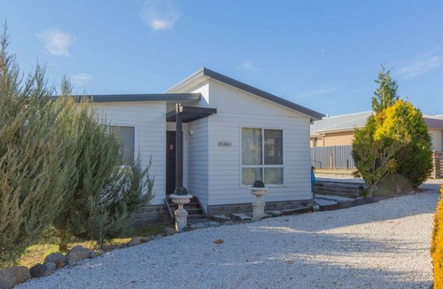 Jindabyne House | St Helenas - 5 Twynam Street