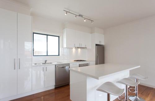 St Kilda Apartment | St Kilda absolute beachfront views