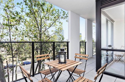 St Kilda Apartment | St Kilda Stunner - Rooftop Infinity Pool + Parking