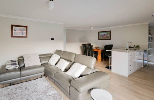 Busselton House | Stables Lane Retreat - Central and Modern