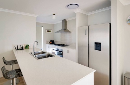 Busselton House | Stables Lane Retreat - Central and Modern