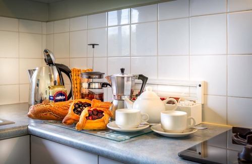 East Melbourne Apartment | Standard 1 Bedroom Twin Apartment & Single Sofa Bed