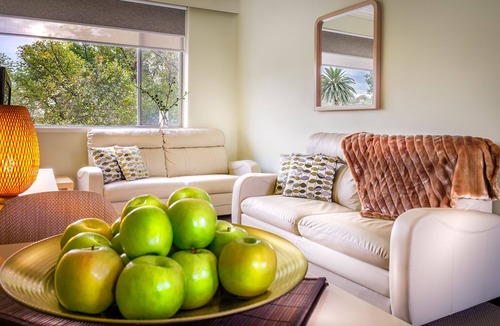 East Melbourne Apartment | Standard 1 Bedroom Twin Apartment & Single Sofa Bed