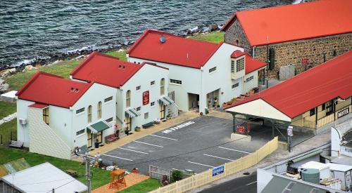 Stanley Hotel | Stanley Village Waterfront Accommodation