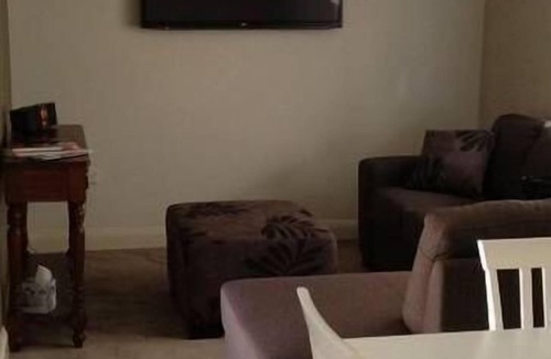 Wagga Wagga Cottage | Stay at Simmons' cabin