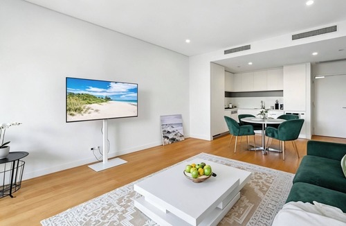 Macquarie Park Apartment | Stay in Macquarie Park 2b APT w/Pool Gym Metro Nearby