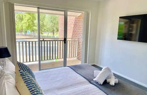 Wagga Wagga Apartment | Stay in the heart of the CBD!