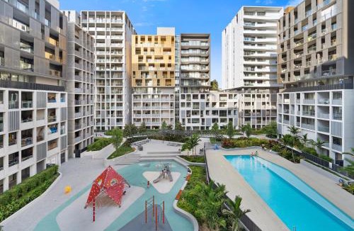 Lidcombe Apartment | Stay in the Heart of the Action 2BR Parking