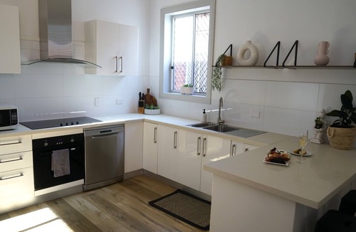 Orange Apartment | Stay on Summer | CBD Apartment