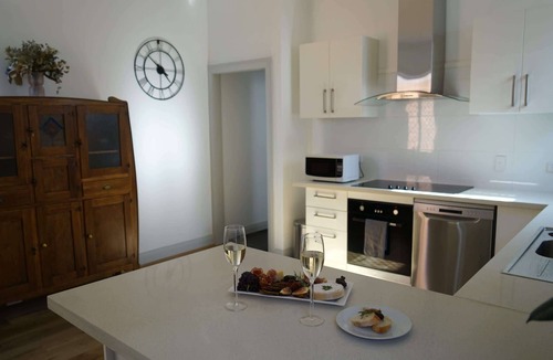Orange Apartment | Stay on Summer | CBD Apartment