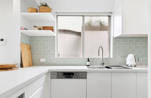 Manly Apartment | Stay steps away from Little Manly Reserve - home away from home!