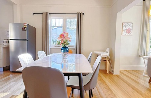 Trevallyn House | StayAU 2BR Home with Stunning Views in Tasmania