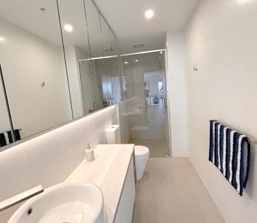 Box Hill Apartment | StayAU Elegant 3BR Penthouse with Stunning Views