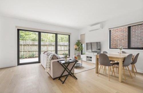 Bayswater North House | StayAU Modern 4-bedroom TH Bayswater