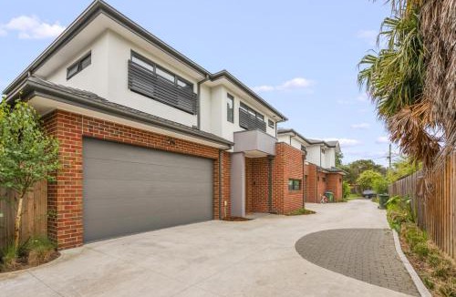 Bayswater North House | StayAU Modern 4-bedroom TH Bayswater