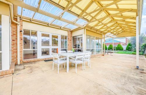 Point Cook Apartment | StayAU Spacious Home BBQ&Backyard Pet-friendly