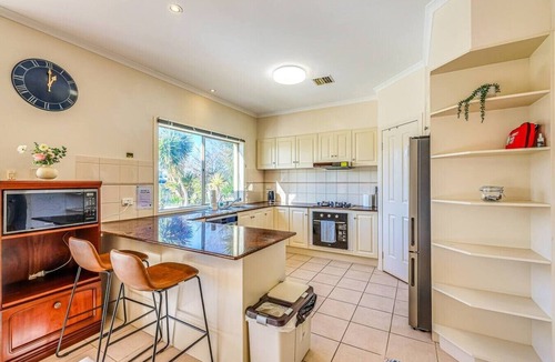 Sanctuary Lakes House | StayAU Sunset 2-Story Lakeside Oasis w/Scenic Yard