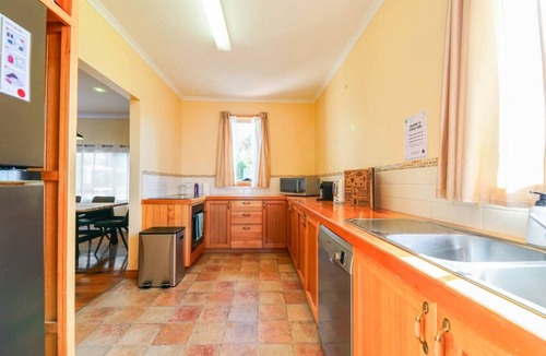 Beauty Point House | StayAU · The River House · Paradise Pet-friendly