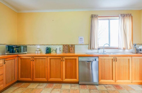 Beauty Point House | StayAU · The River House · Paradise Pet-friendly