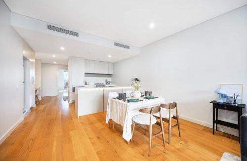 Macquarie Park Apartment | Staycation Vibes Resort-Style 2BR Pool & Gym
