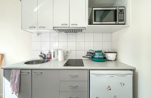 Chinatown Apartment | Steps from Chinatown - 2BR CBD Escape