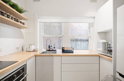 Bondi Beach Apartment | Steps to the Surf at Bondi Beach