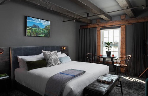 Launceston CBD Hotel | Stillwater Seven
