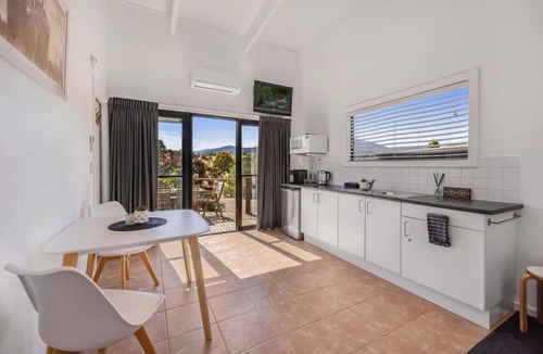 Merrijig Apartment | Stirling Apartment 1