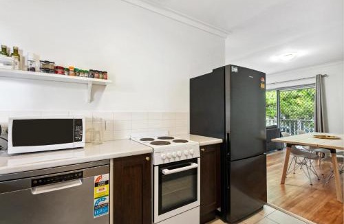 Mosman Park Apartment | STLE10 - St Leo's Hideaway