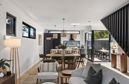 Margaret River House | Stone River Villa 3 - Relaxed Stay - Heated Pool