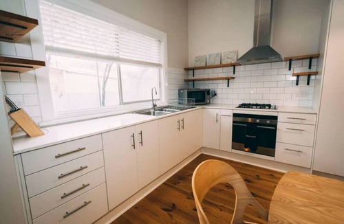 Rosewater House | Stone Rosewater - Laid-back Coastal Cottage for Two
