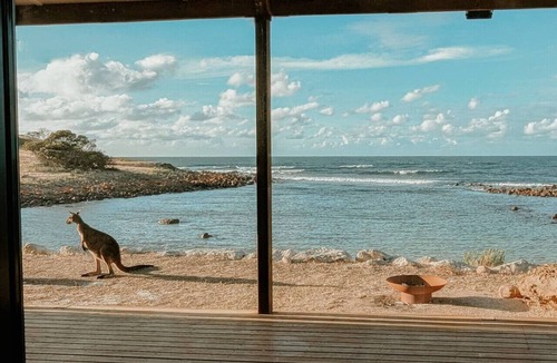 Duncan House | Stones Throw: Beachfront Escape at Stokes Bay KI